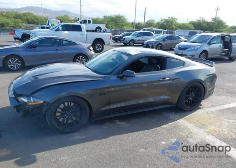 2018 Ford Mustang Gt Premium z USA, uszkodzony, nr VIN 1FA6P8CF1J5109257